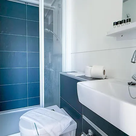 Amsterdam Båthotell 4*